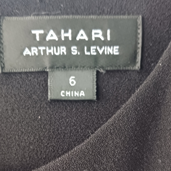 TAHARI Arthur Levine black dress with lining, 3/4 sleeve, back zipper, size 6. - Picture 4 of 4
